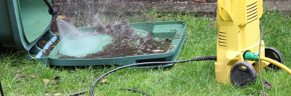 wheelie bin cleaning