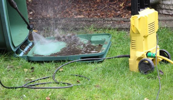 wheelie bin cleaning