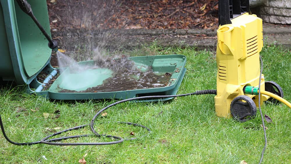 wheelie bin cleaning